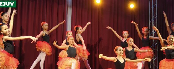 Apresentação de ballet do Projeto Superação